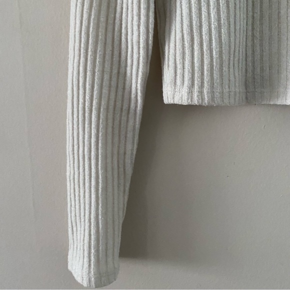 Wilfred Free Tamu Turtleneck in off white color - Picture 5 of 6